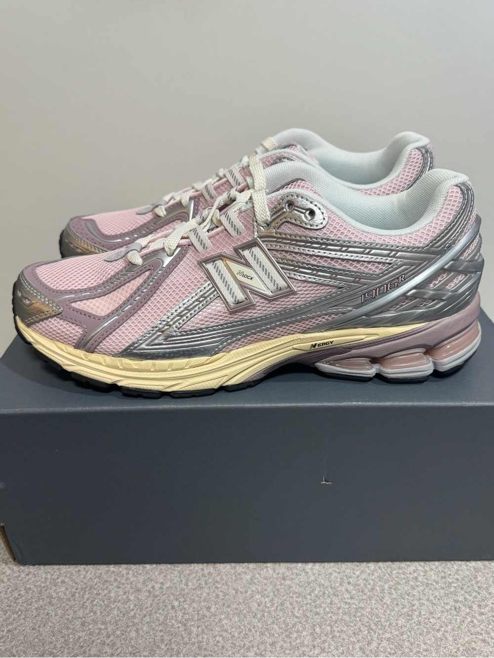 New Balance 1906R Rose Sugar Silver Size 10.5 Men/ 12 Women U1906RNF